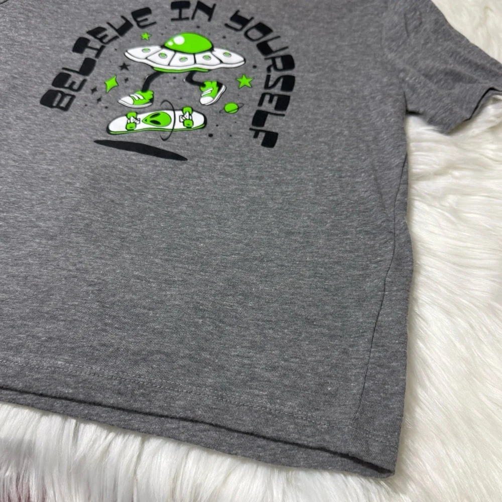 Old Navy Youth Boy Size Small (6-7) Charcoal Gray Shirt With Spaceship Image
